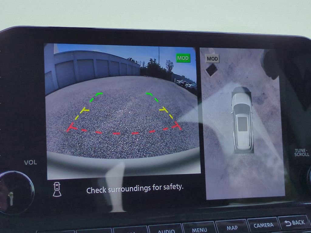 Certified 2024 Nissan Pathfinder SL w/ Black Appearance Package image 17