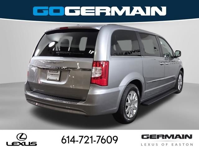 Used 2016 Chrysler Town & Country Touring w/ Driver Convenience Group FWD image 9
