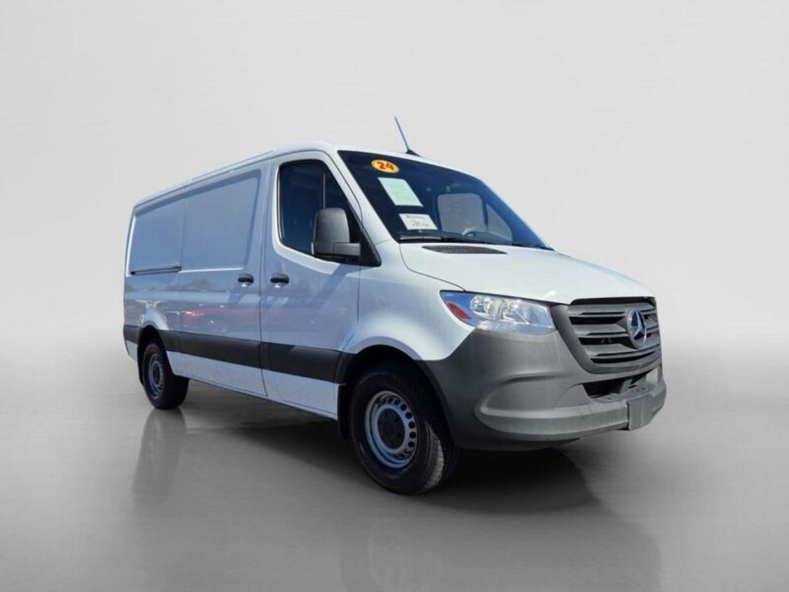Used 2024 Mercedes-Benz Sprinter 2500 image 7