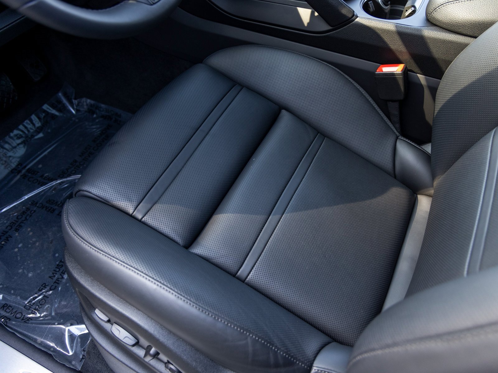 Certified 2025 Porsche Cayenne Coupe image 26