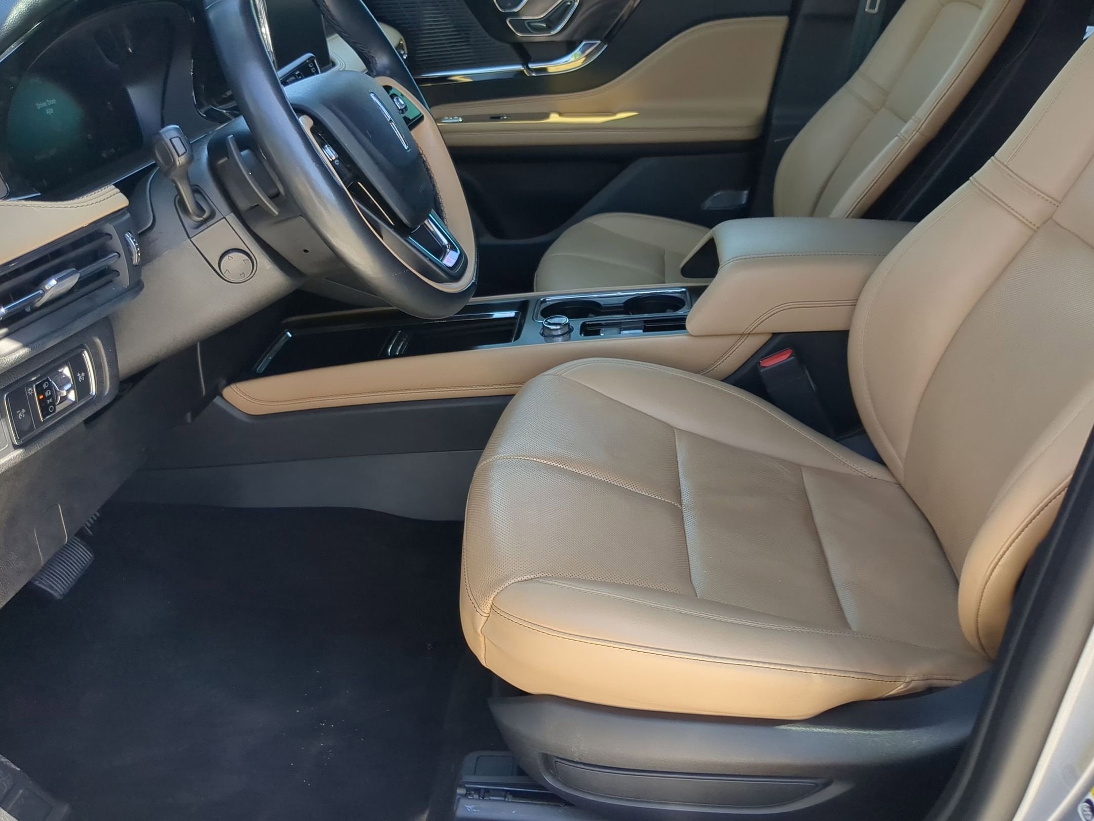 Used 2022 Lincoln Corsair Reserve w/ Elements Package image 11