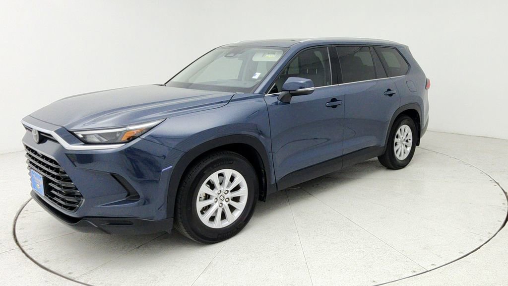 Used 2024 Toyota Grand Highlander XLE image 4