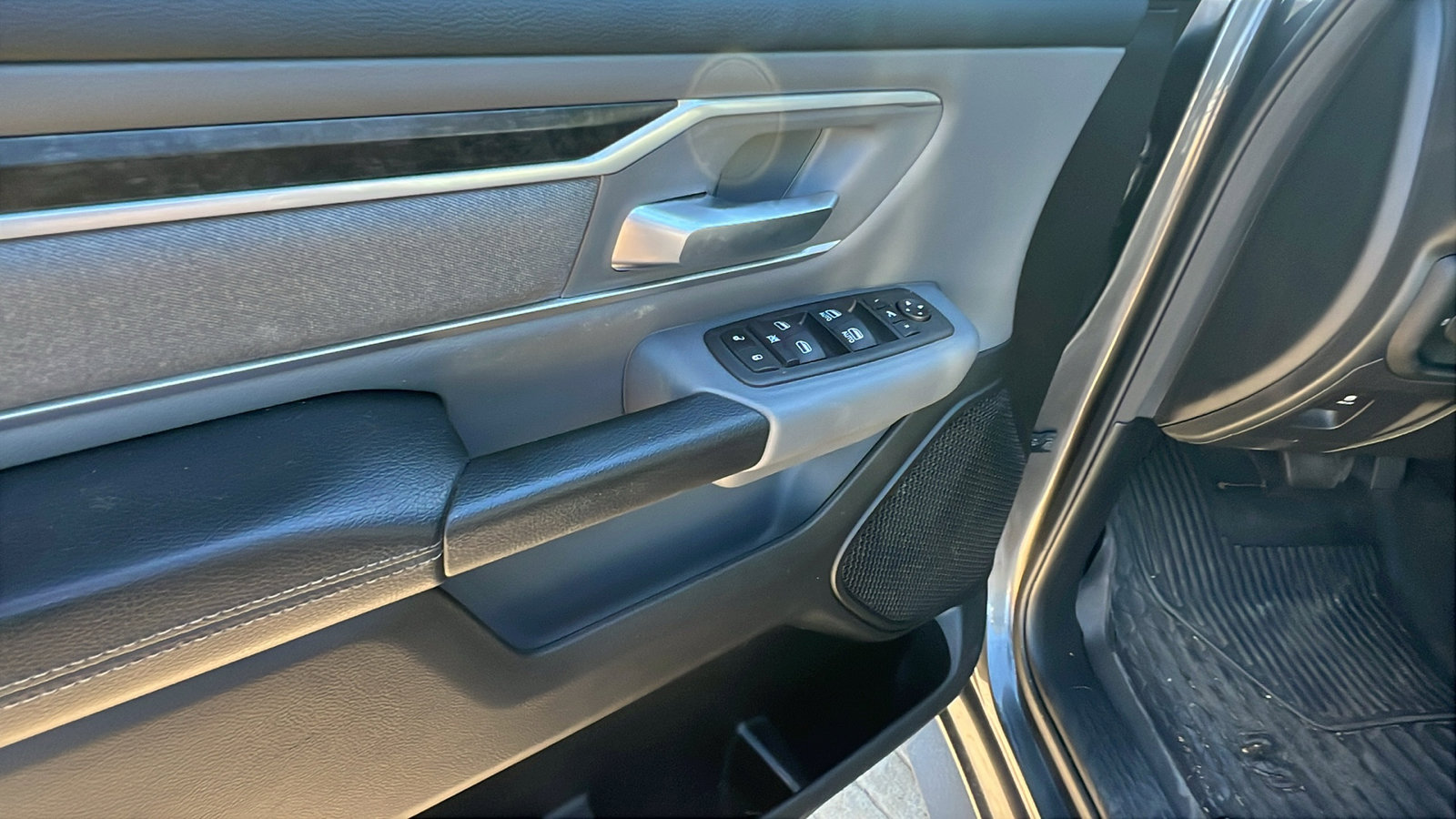 Used 2023 RAM 1500 Big Horn image 15