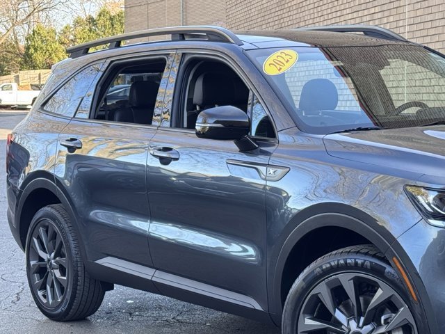 Used 2023 Kia Sorento X-Line EX image 4