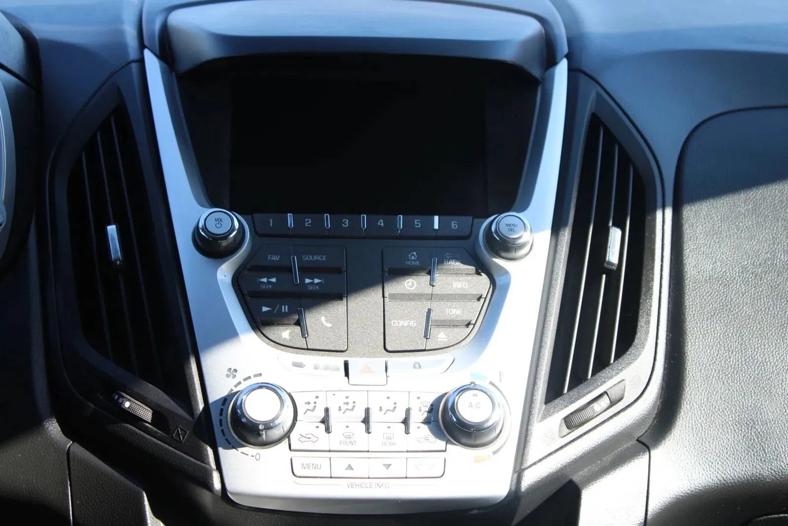 Used 2015 Chevrolet Equinox LT AWD/4WD image 9
