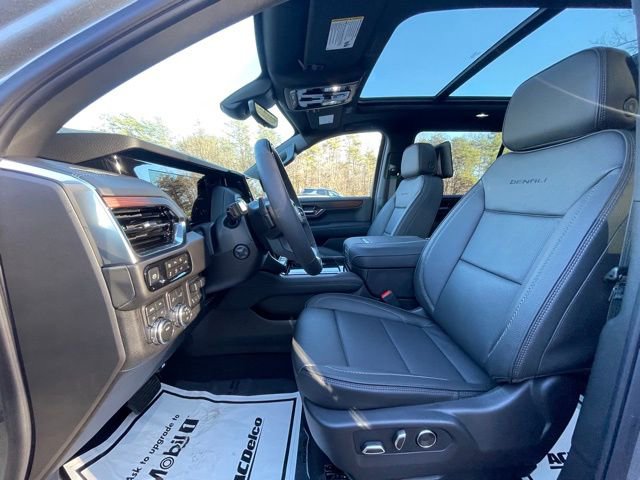 New 2026 GMC Yukon XL Denali w/ Advanced Technology Package image 19