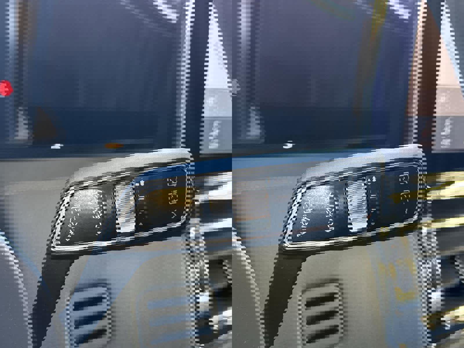 Used 2019 Lincoln Navigator Select image 28