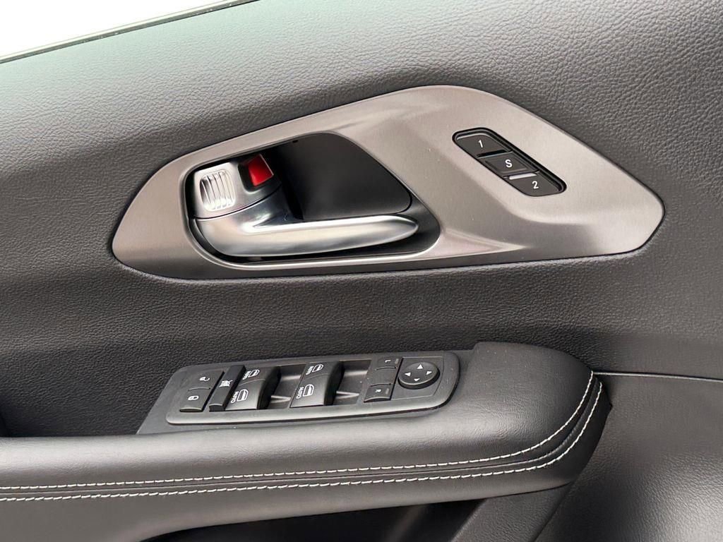 New 2026 Chrysler Pacifica Select image 17