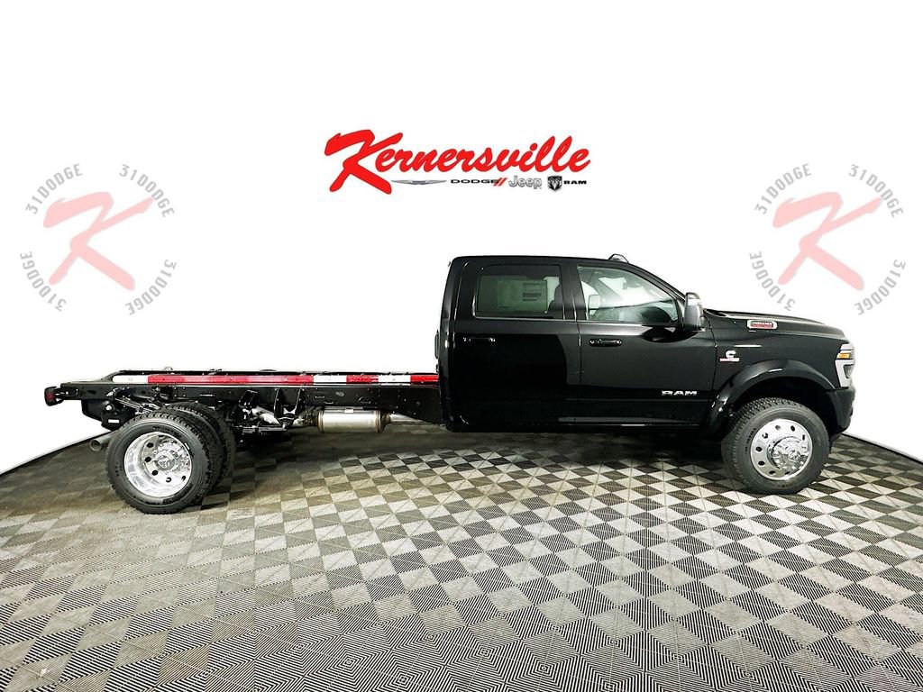 New 2026 RAM 4500 4x4 Crew Cab DRW w/ Laramie Trim Package image 8