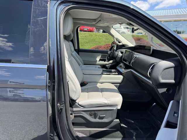 Certified 2025 Ford Expedition Platinum w/ Driver's Package AWD/4WD image 12