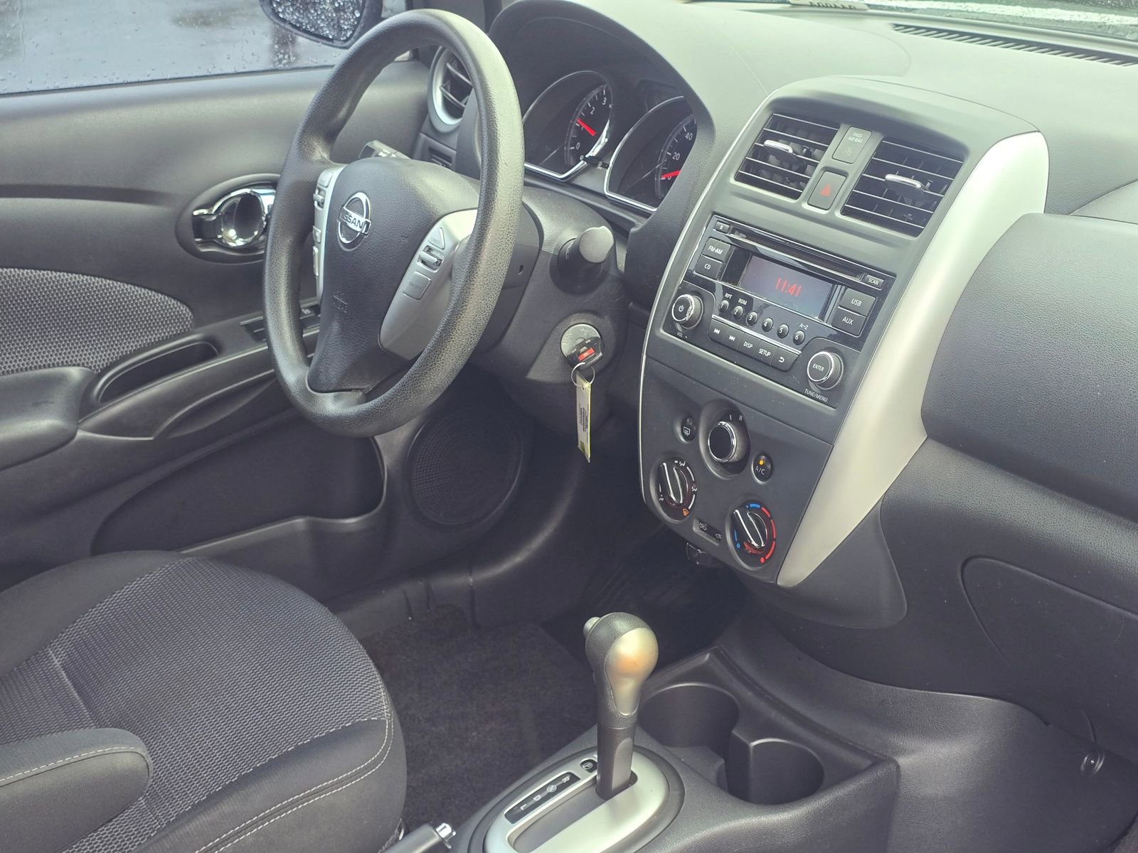 Used 2015 Nissan Versa SV image 36