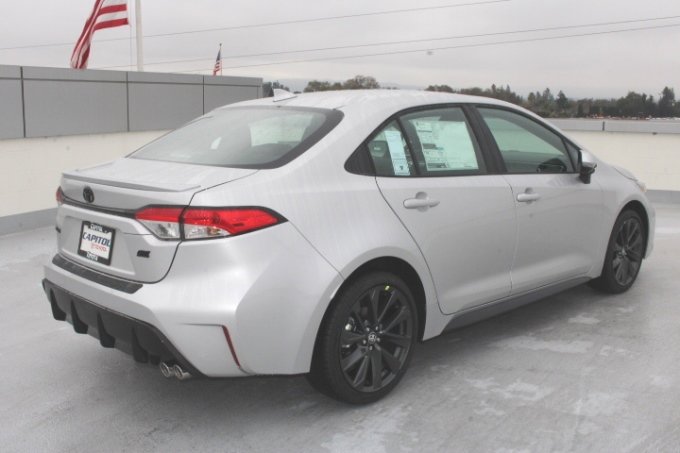 New 2026 Toyota Corolla SE image 3