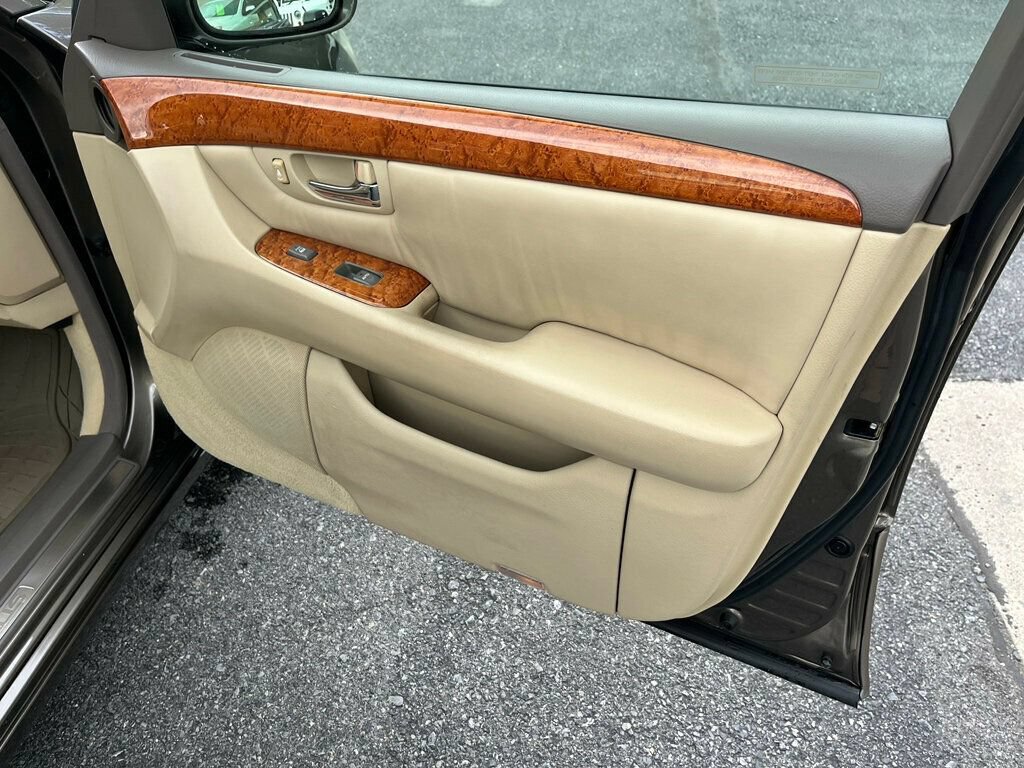 Used 2006 Lexus LS 430 RWD image 32