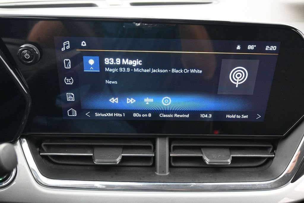 Used 2025 Chevrolet Trax LT FWD image 21