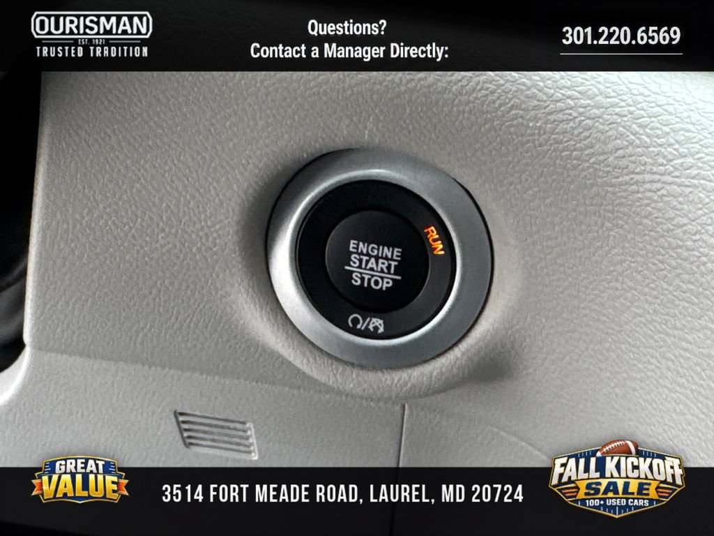 Used 2024 Chrysler Pacifica Touring-L FWD image 26