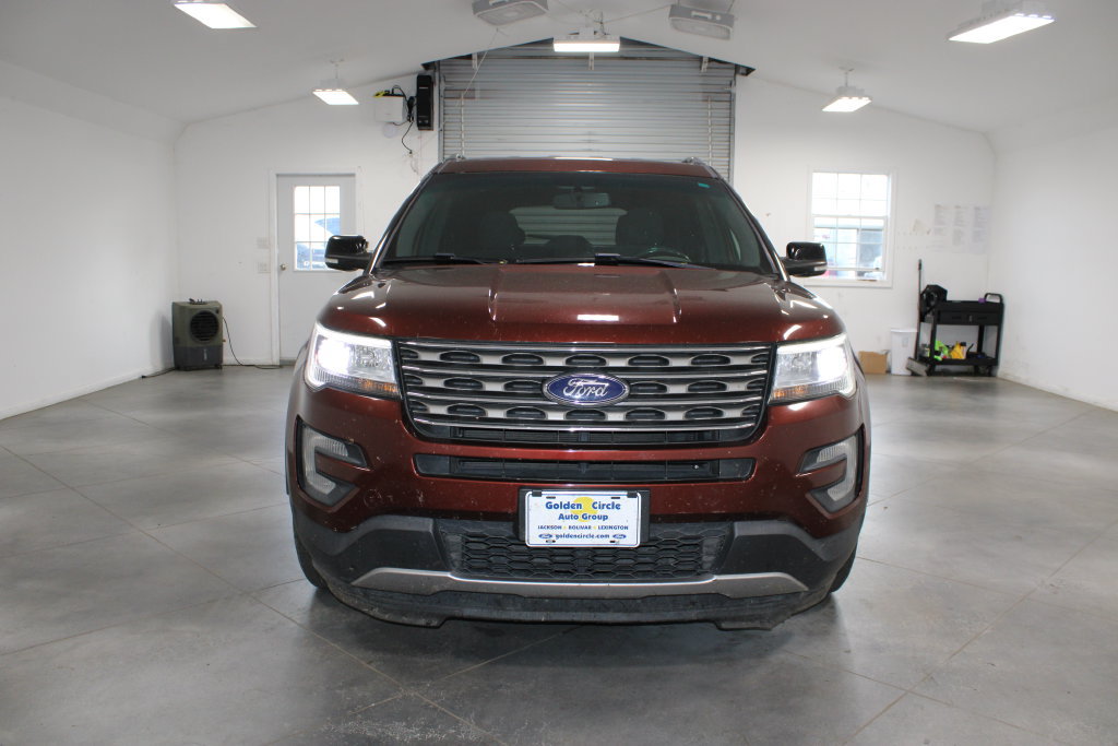 Used 2016 Ford Explorer XLT w/ Equipment Group 201A AWD/4WD image 3
