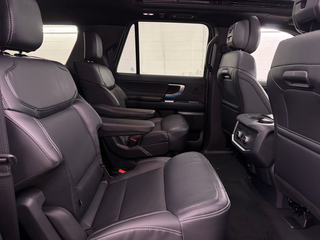 New 2027 Ford Expedition Max Platinum w/ Stealth Appearance Package RWD image 30