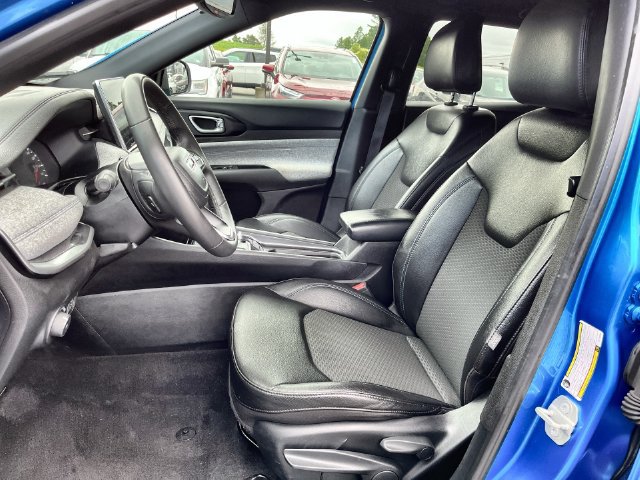 Used 2024 Jeep Compass Latitude AWD/4WD image 21