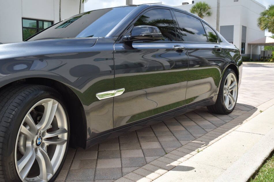 Used 2015 BMW 750i RWD image 16