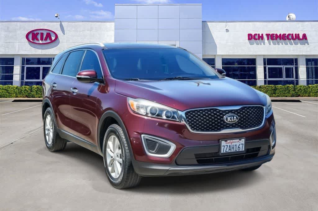 Used 2017 Kia Sorento FWD w/ LX Convenience Package image 3