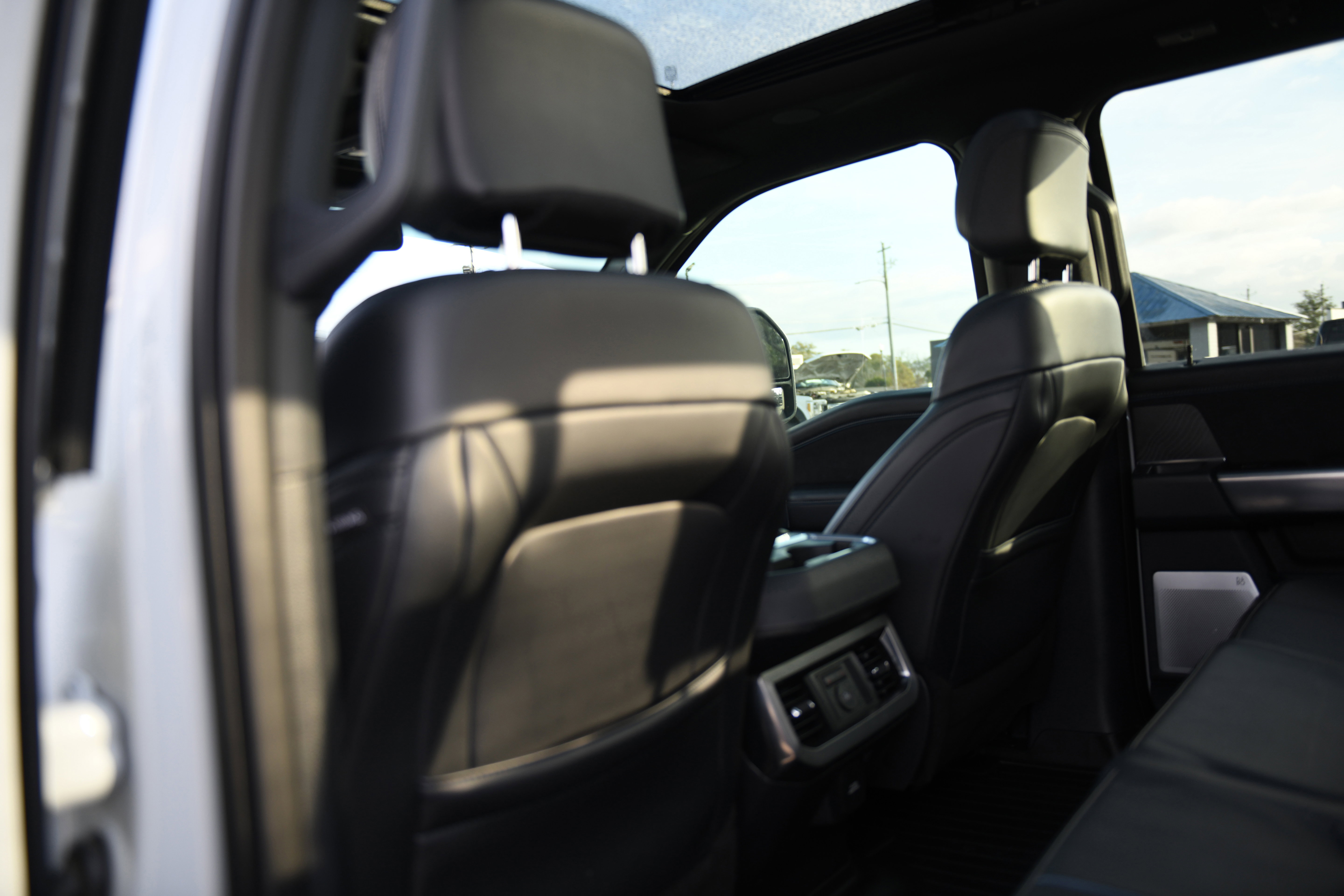 Used 2025 Ford F250 Platinum w/ Tremor Off-Road Package image 21