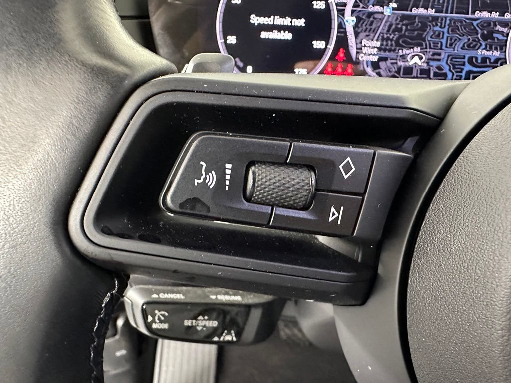 Certified 2024 Porsche Cayenne AWD/4WD image 24