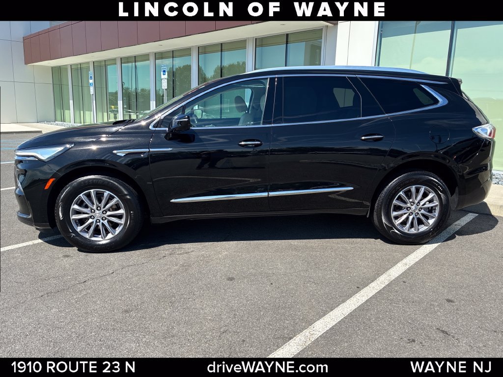 Used 2024 Buick Enclave Essence w/ Technology Package AWD/4WD image 2