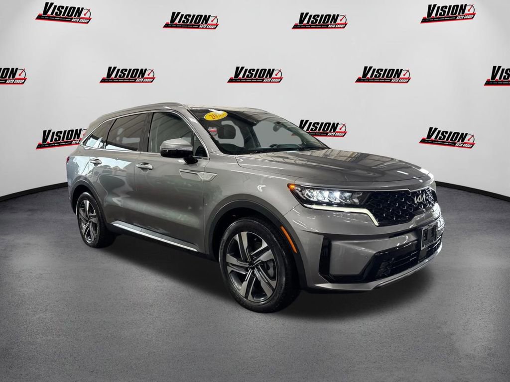 Certified 2023 Kia Sorento EX image 3