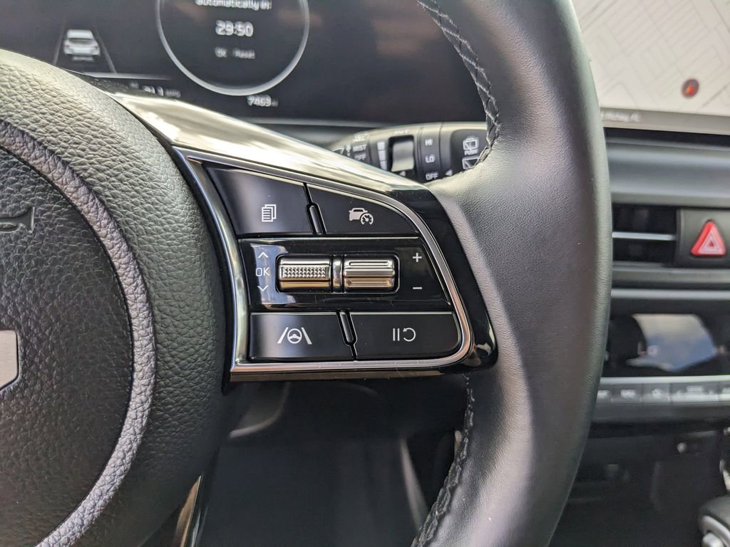 Certified 2025 Kia Seltos EX image 30