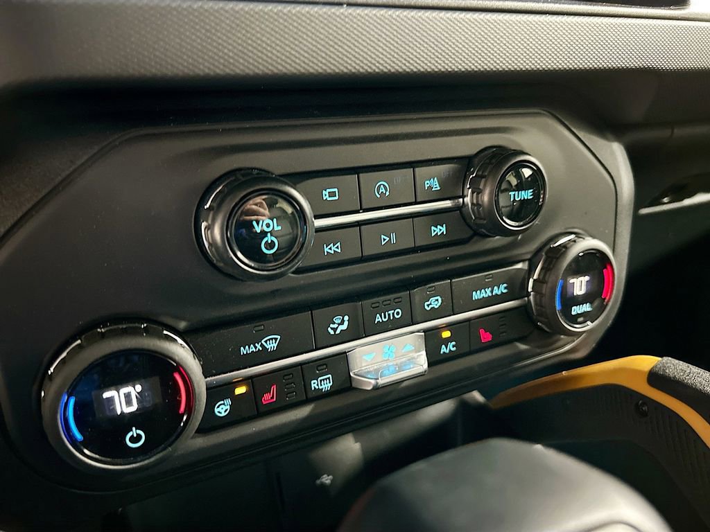 Used 2024 Ford Bronco Badlands image 16