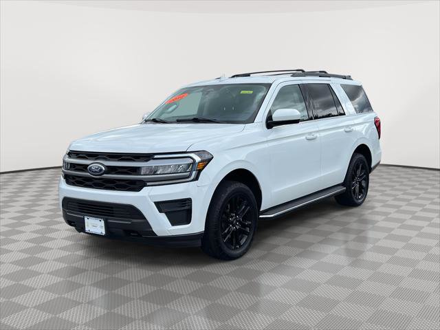 Used 2022 Ford Expedition XLT image 3