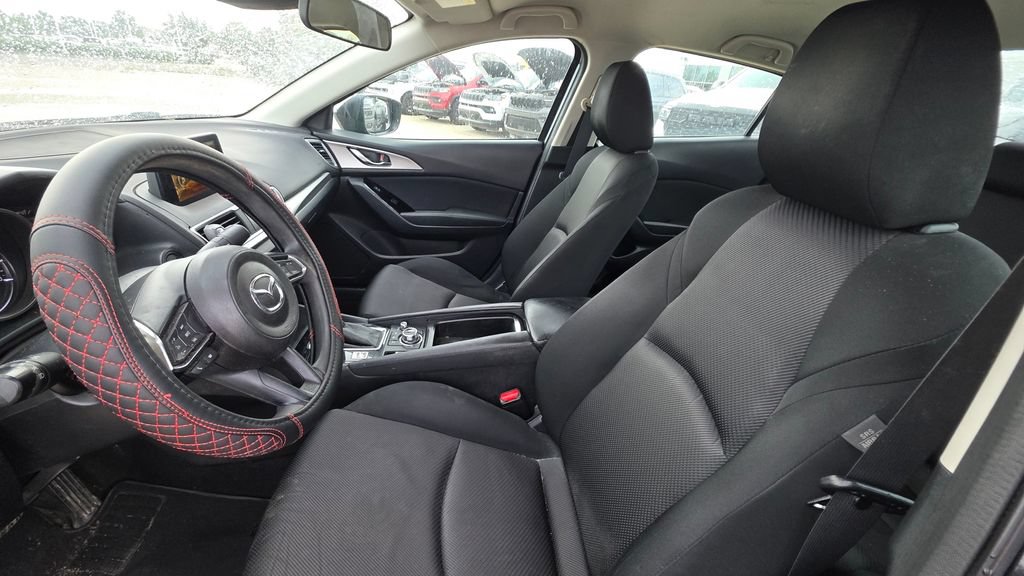 Used 2018 MAZDA MAZDA3 Sport FWD image 11