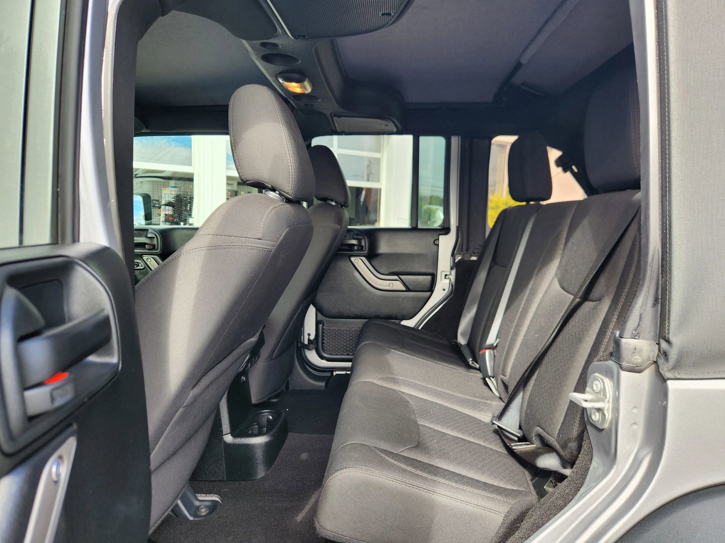 Used 2018 Jeep Wrangler Unlimited Sport S image 30