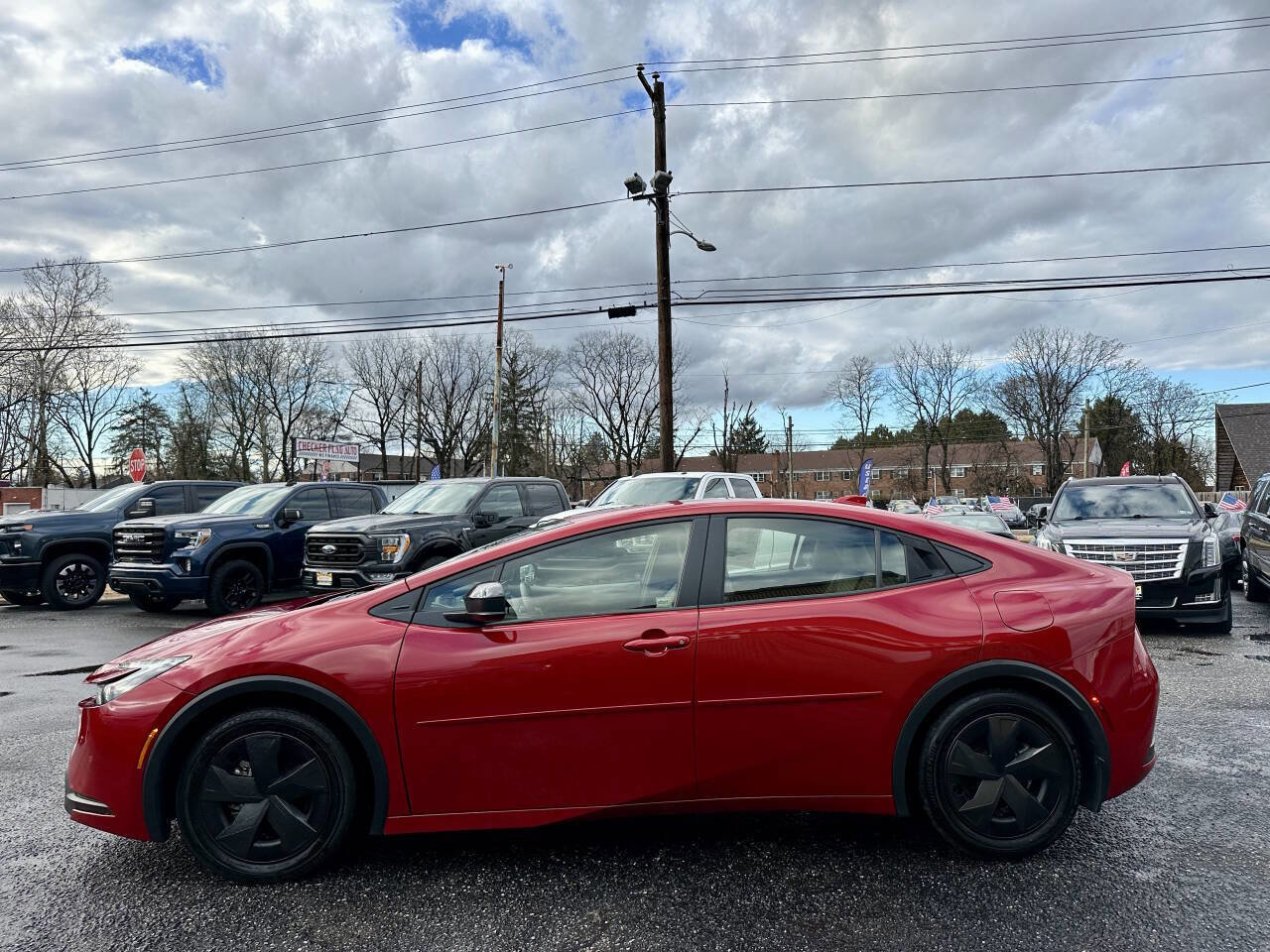 Used 2023 Toyota Prius LE image 4