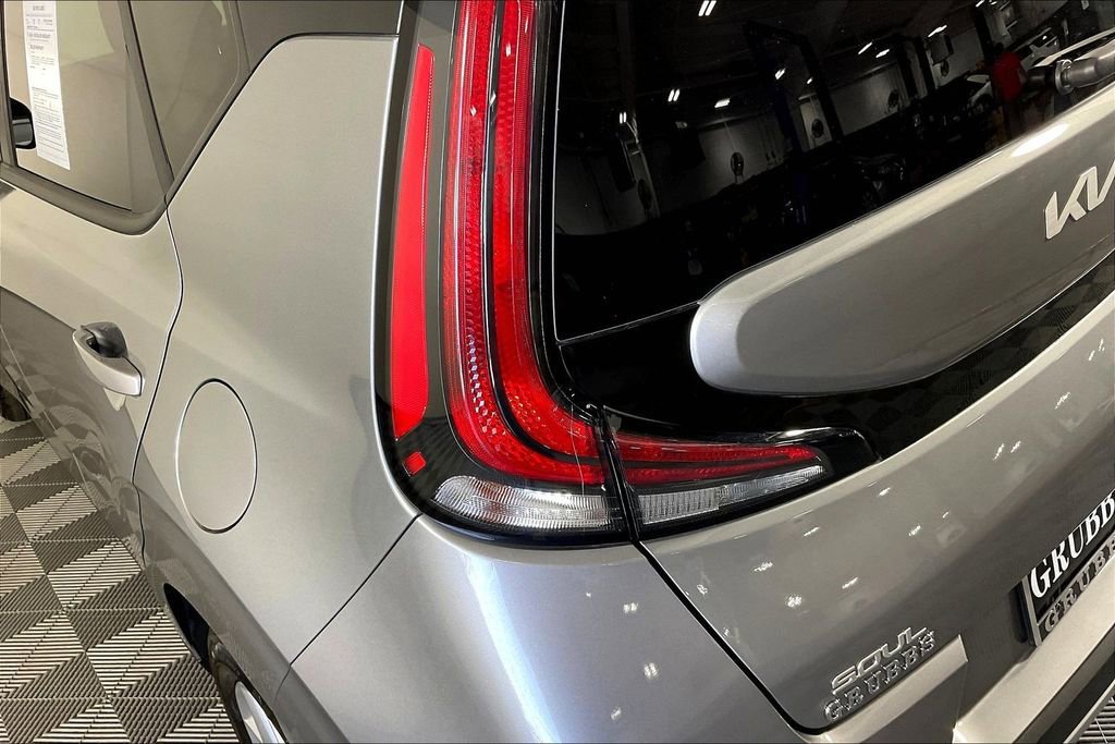 Used 2025 Kia Soul LX image 39