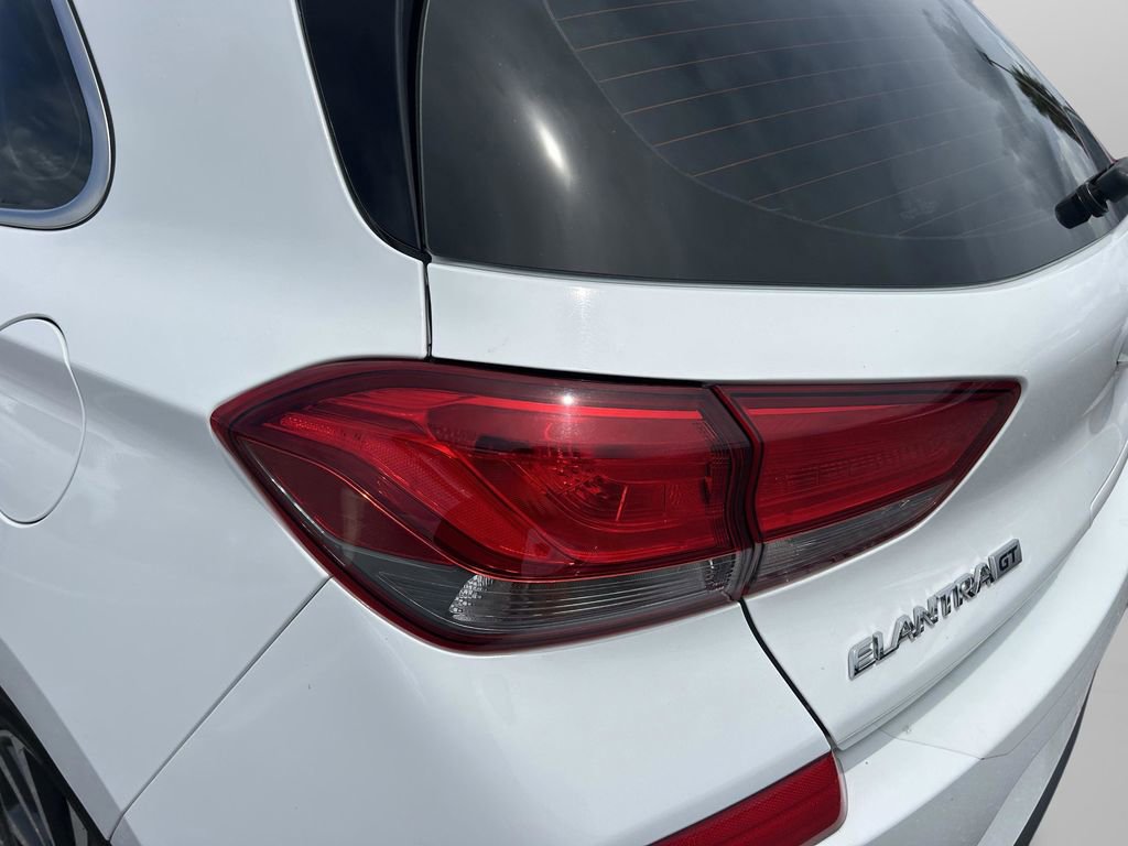 Used 2020 Hyundai Elantra GT FWD image 34