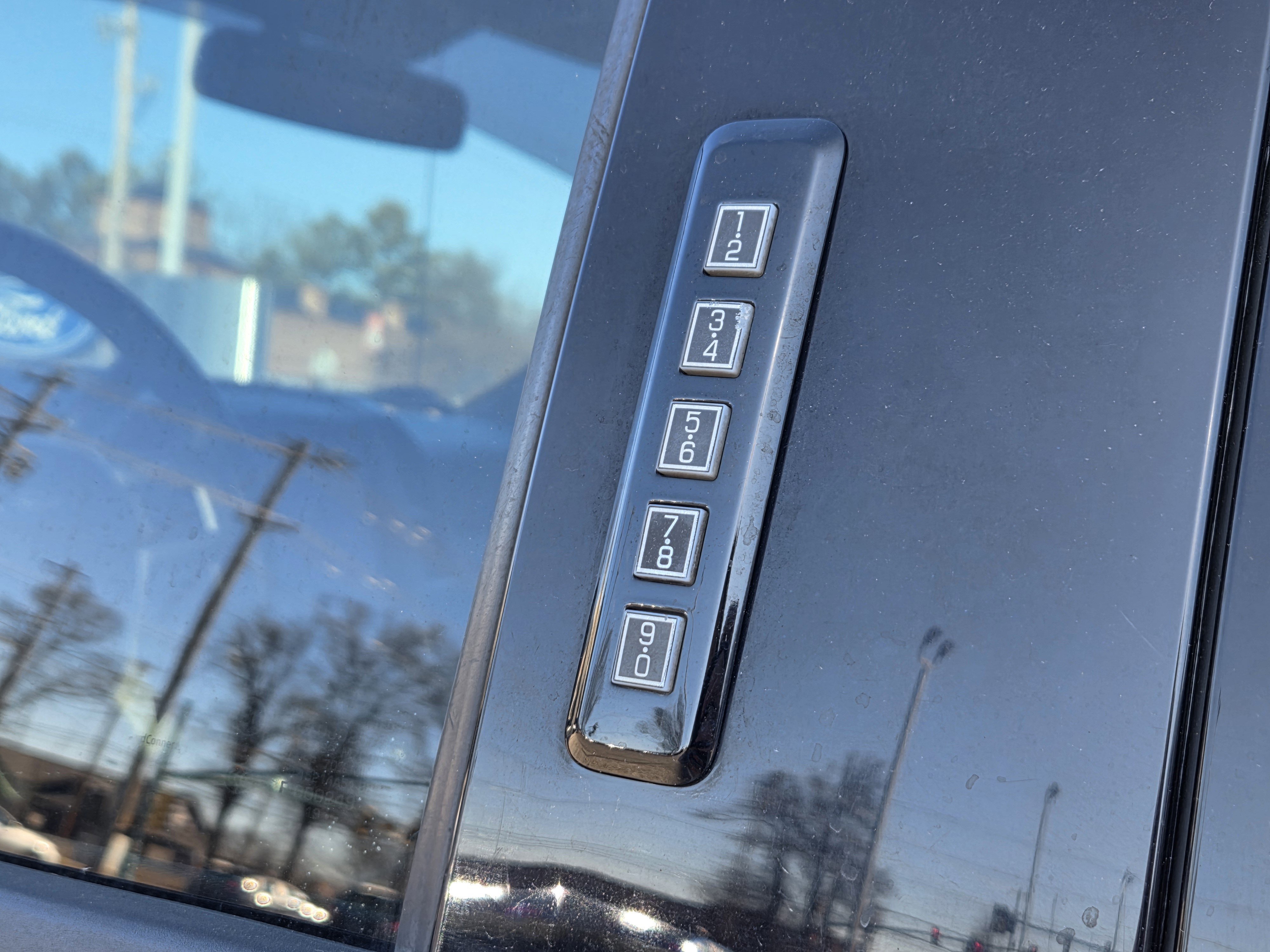 Used 2020 Ford F350 Lariat w/ Chrome Package image 14