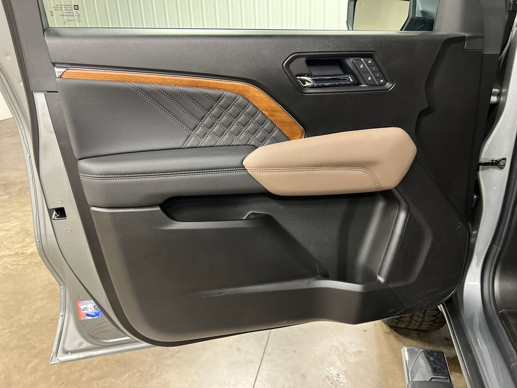 New 2026 GMC Canyon Denali w/ LPO, Black Badging Package AWD/4WD video 2