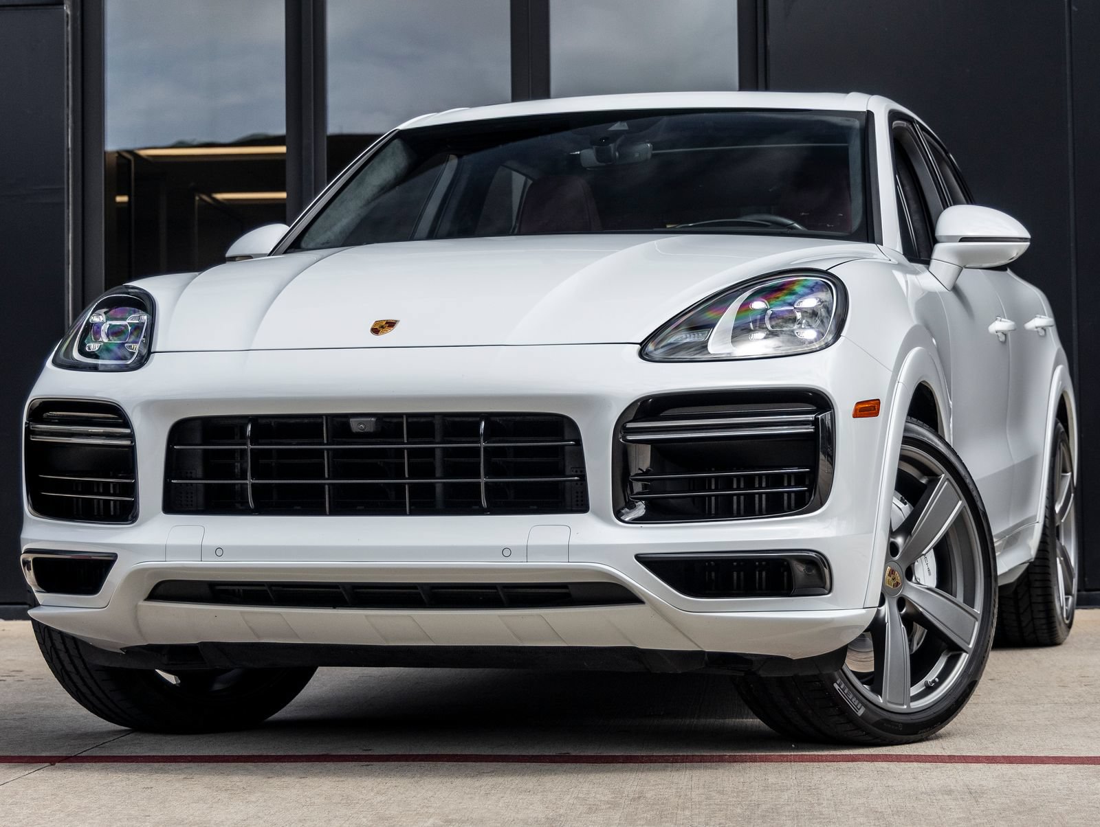 Certified 2023 Porsche Cayenne Turbo AWD/4WD image 1