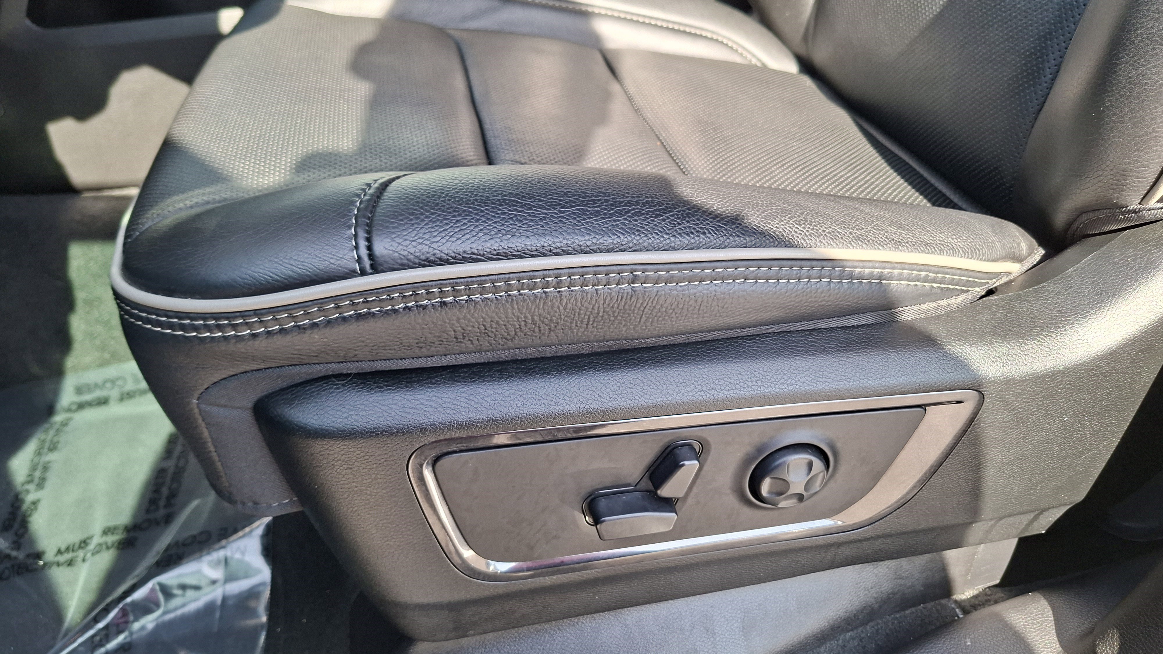 Used 2024 RAM 1500 Limited AWD/4WD image 21