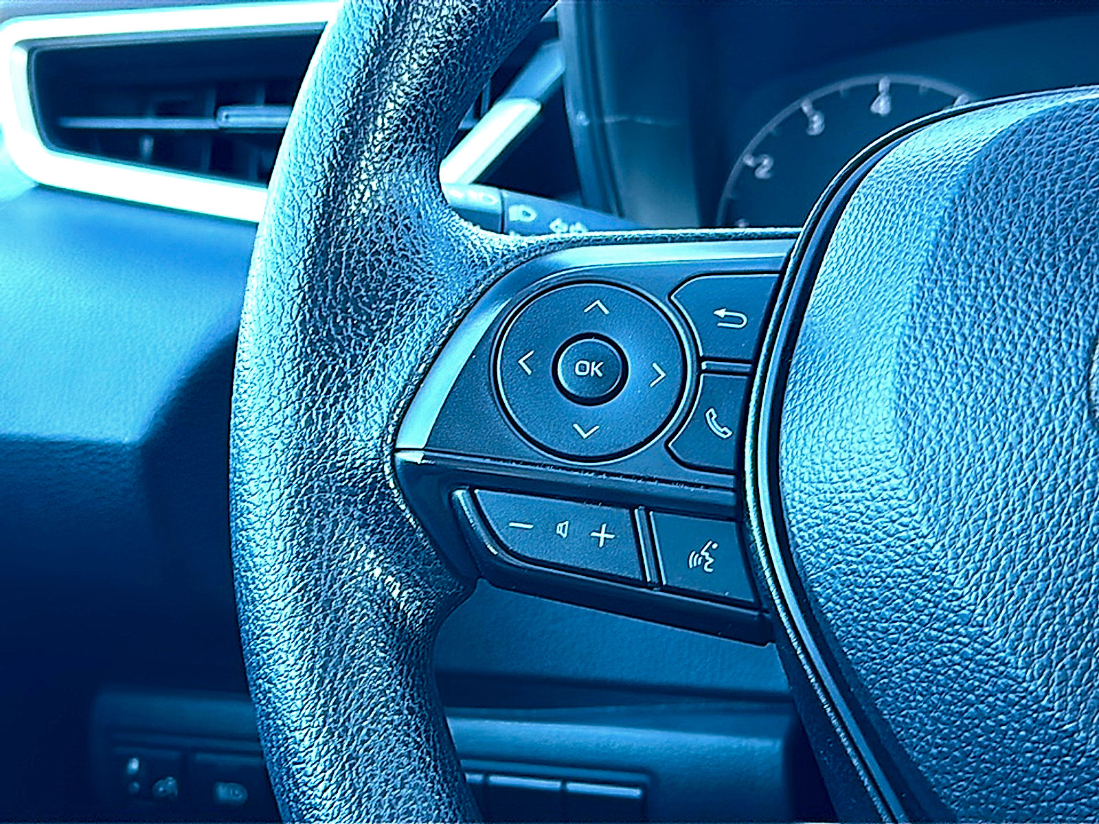 Used 2024 Toyota Corolla LE image 28