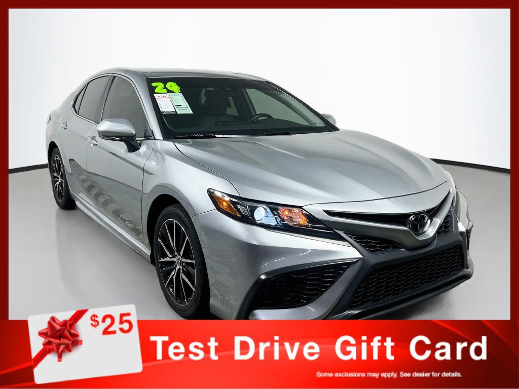 Used 2024 Toyota Camry SE FWD image 1