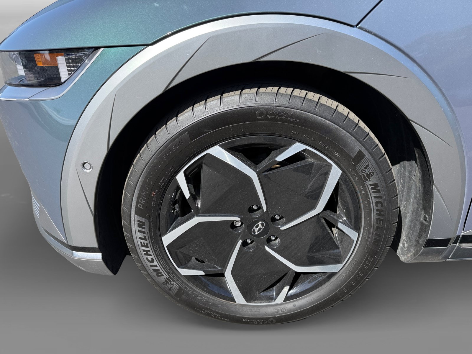 Certified 2024 Hyundai Ioniq 5 Limited RWD image 9
