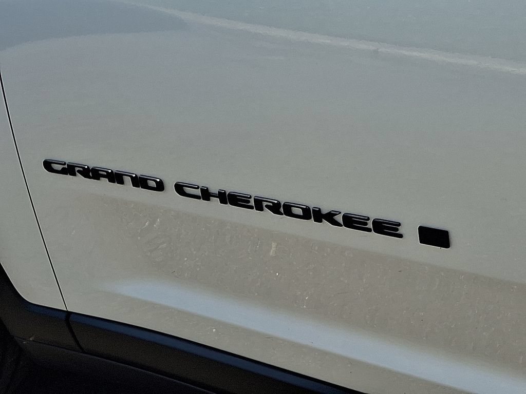 Certified 2023 Jeep Grand Cherokee Altitude AWD/4WD image 30