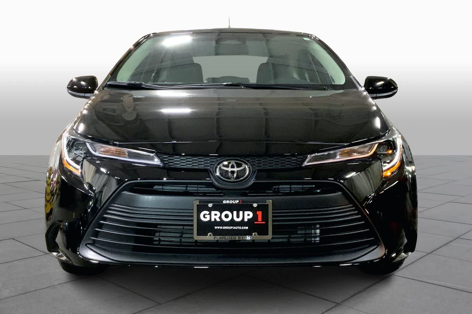 Used 2026 Toyota Corolla LE FWD image 3