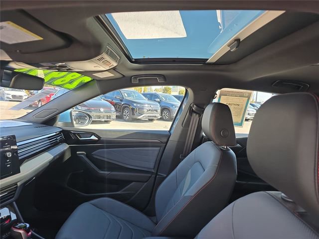 Used 2025 Volkswagen Jetta GLI Autobahn image 25