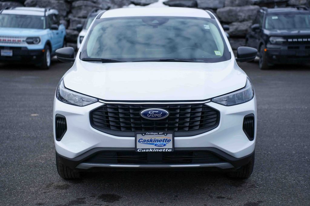 Used 2023 Ford Escape Active image 2