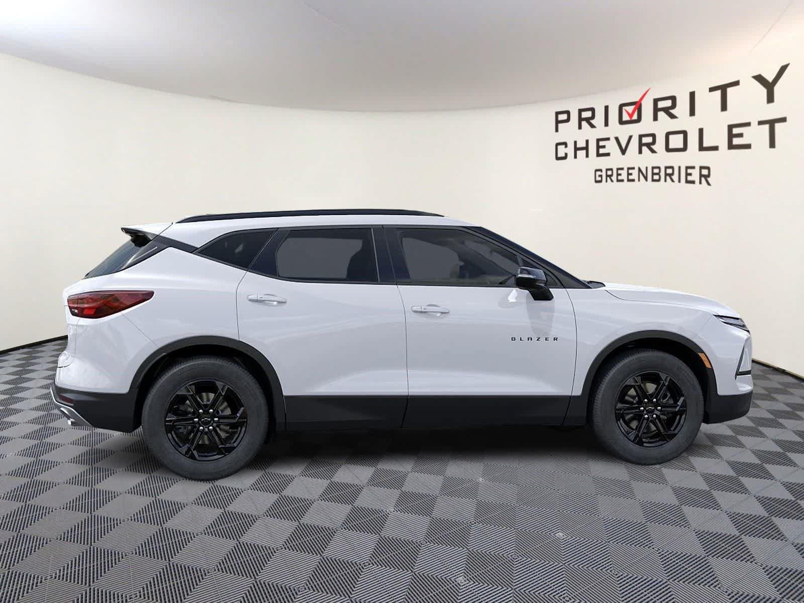 New 2026 Chevrolet Blazer LT w/ Midnight/Sport Edition FWD image 5