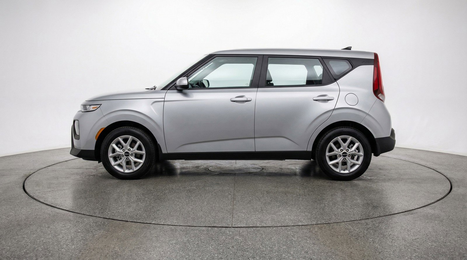 Used 2025 Kia Soul LX w/ LX Technology Package image 5
