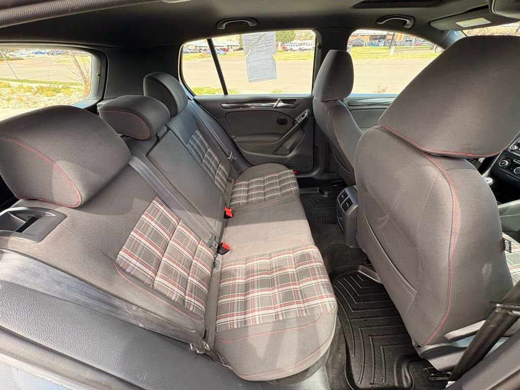 Used 2013 Volkswagen Golf 4-Door FWD image 31